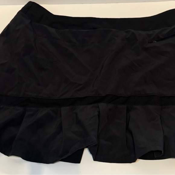 Nike dry fit Xl skirt with built in shorts - Picture 8 of 10